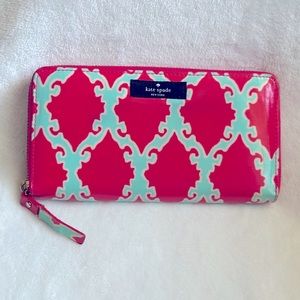 Kate Spade long zippy wallet in red & blue ❤️🩵